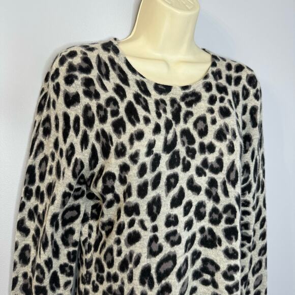 Charter Club Cashmere  Sweater Grey Black Animal Print Pullover Soft Casual M - Picture 2 of 6